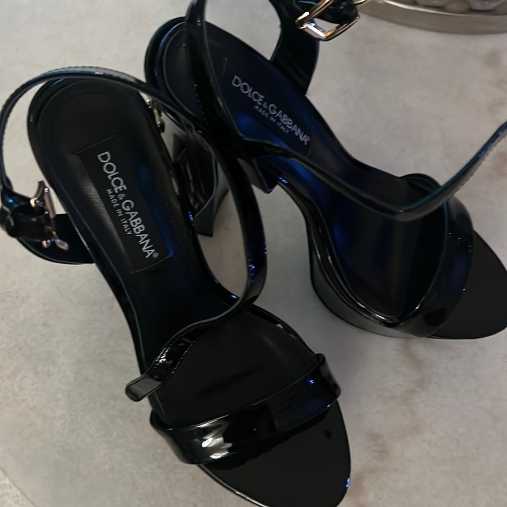 Dolce & Gabana patent black heels new unworn 38